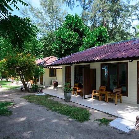 Wapi Resort Koh Lipe Exterior photo